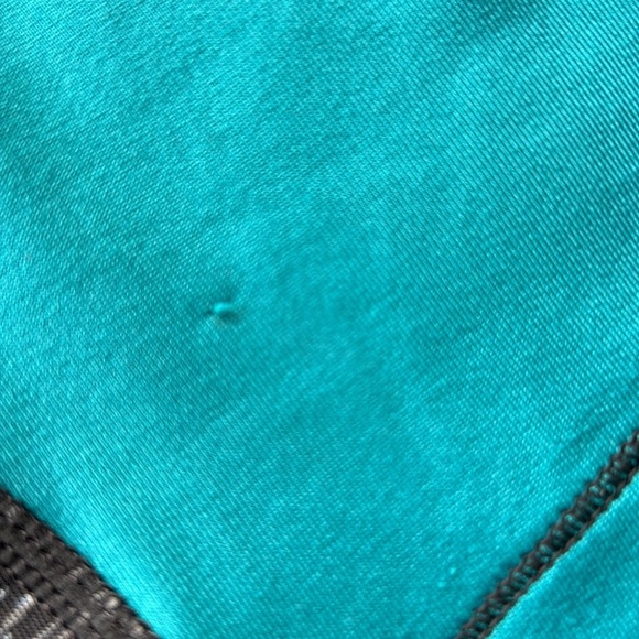 Hyba activewear top - Picture 6 of 8